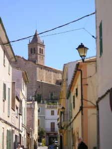 Andratx - Aufstieg zur Kirche